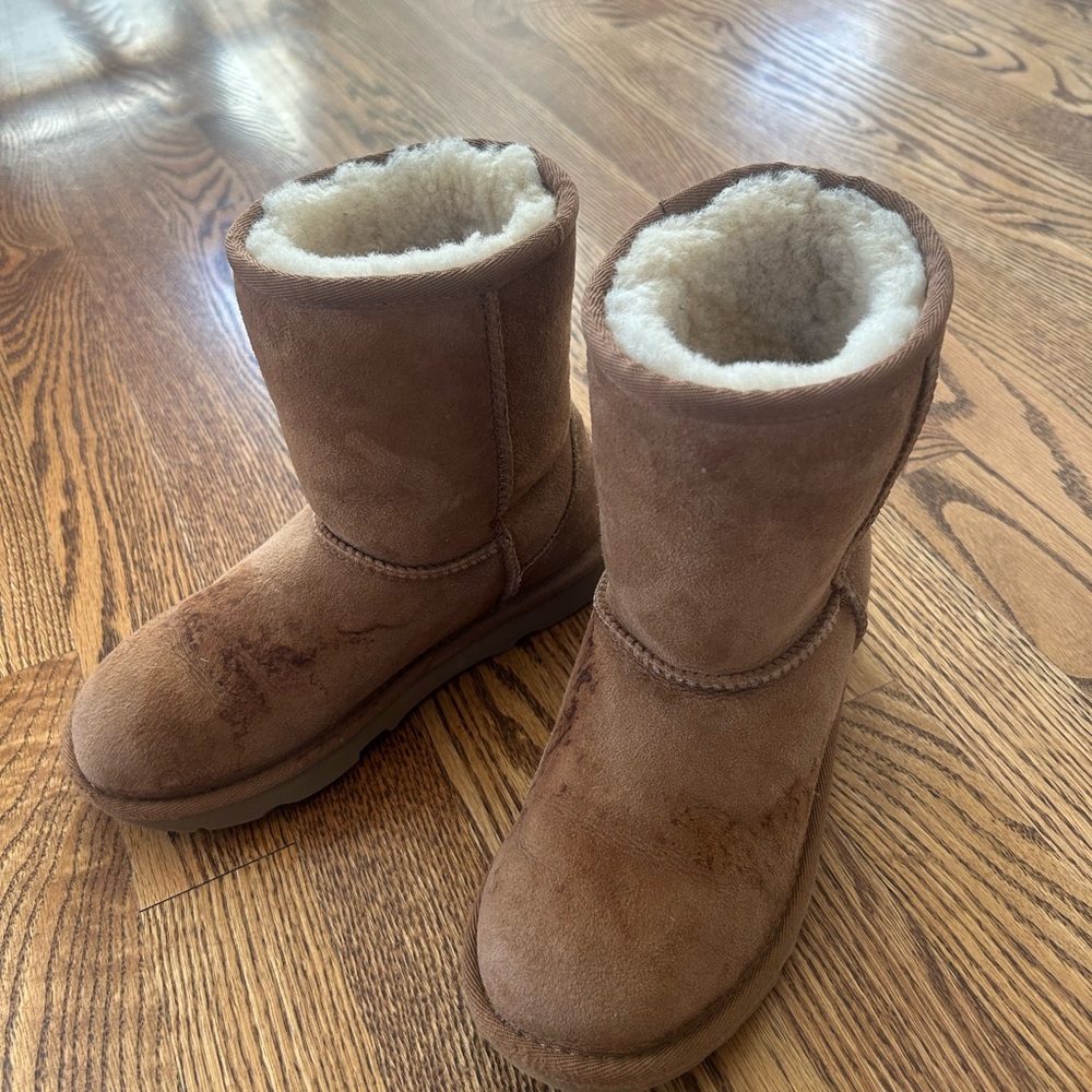 UGG Tan Kids Boots with Plush Lining